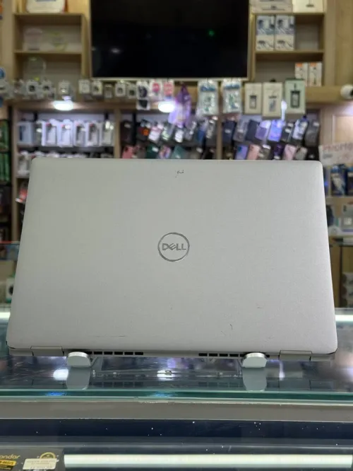 Dell Latitude 5320 i5-1135G7 8GB DDR4 256GB SSD 13.3" FHD Clavier Lumineux