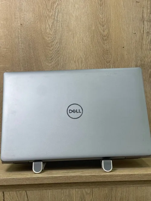 DELL LATITUDE 5550 ULTRA 5 135U 12COEUR 16 GB DDR 5 256 GB SSD