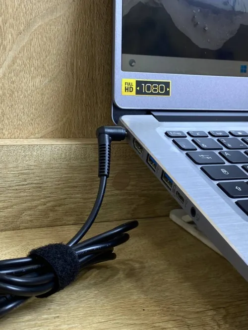 ACER SWIFT 3 RYZEN 7 3700U 8GB DDR 4  256GB SSD 1TB HDD