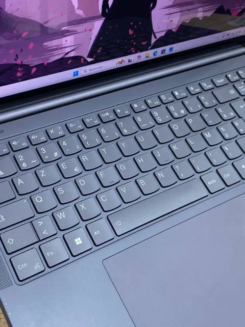 LENOVO YOGA 9 PRO  I7-13705H 16GB DDR5/512 GB SSD 16" 4K 60HZ.
