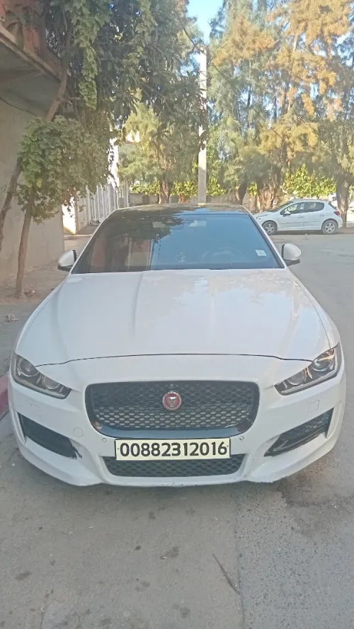 Jaguar XE 2020 La tot