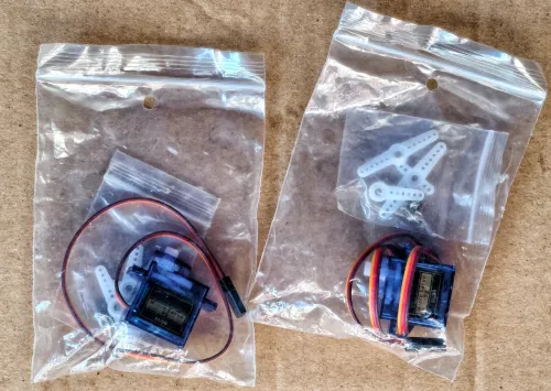 Servo motor SG90