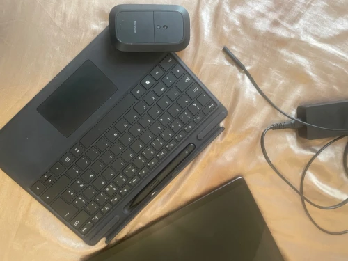 pc surface pro 9 très très bonne état 