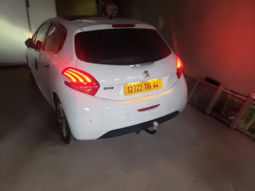 Peugeot 208 2016 Active Facelift