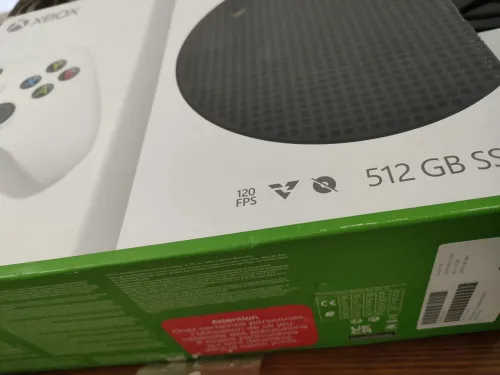 Xbox series s 512g avec 2 manette etat 10/10 (aout 2021) avec la boite
