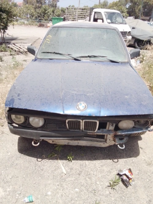 BMW E30 1986 