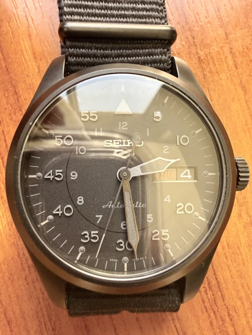 Seiko 5 Black Nato