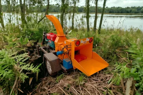 Broyeur de branche végétale 