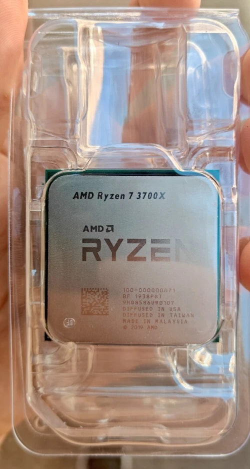 RYZEN 7 3700X