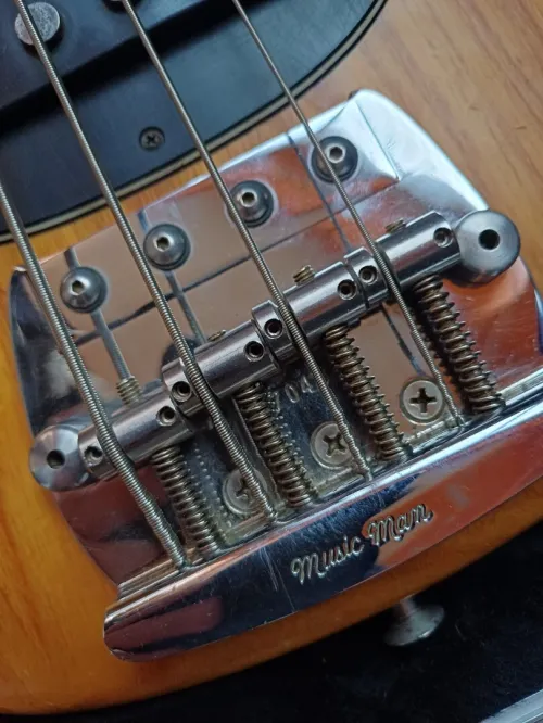 Guitare basse Music Man stingray 4 2EQ 1995