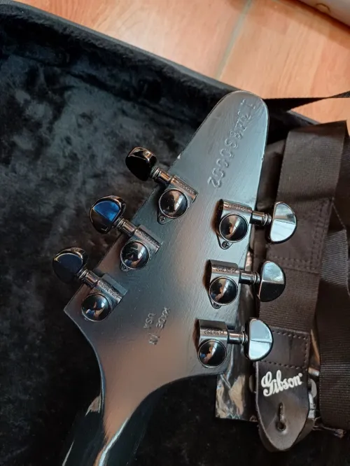 Guitare Gibson flying V B-2