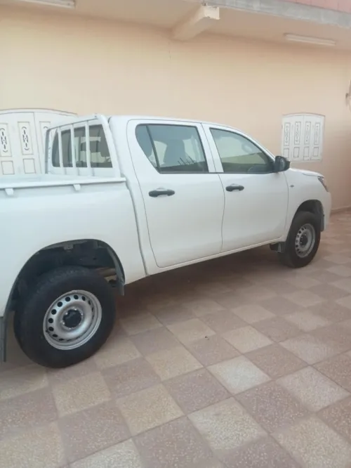 Toyota Hilux doubl cabin 4×4 2025 جنوب افريقيا