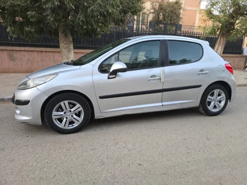 Peugeot 207 2009 