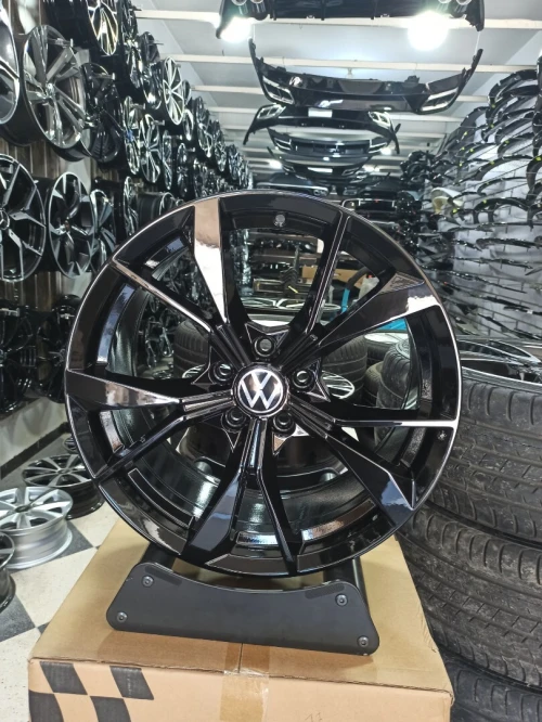 J'ente en alliage Volkswagen Tiguan et t-roc par 18 et 19