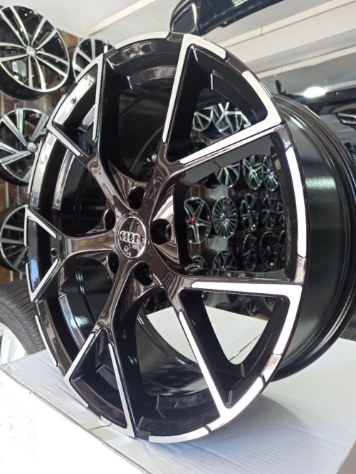 J'ente en alliage Audi par 18
