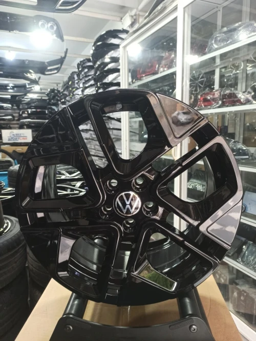 J'ente en alliage Volkswagen par 17