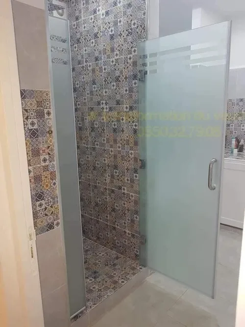 Douche a l'italienne sûr mesure 
