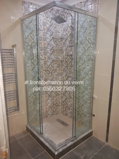 Douche a l'italienne sûr mesure 