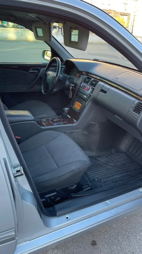Mercedes W210 1997 E280