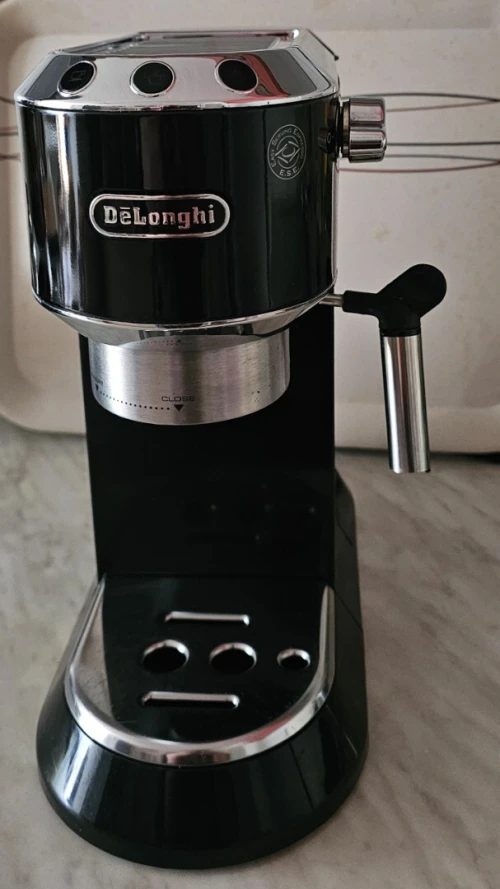 Machine a Café Delonghi Dedica