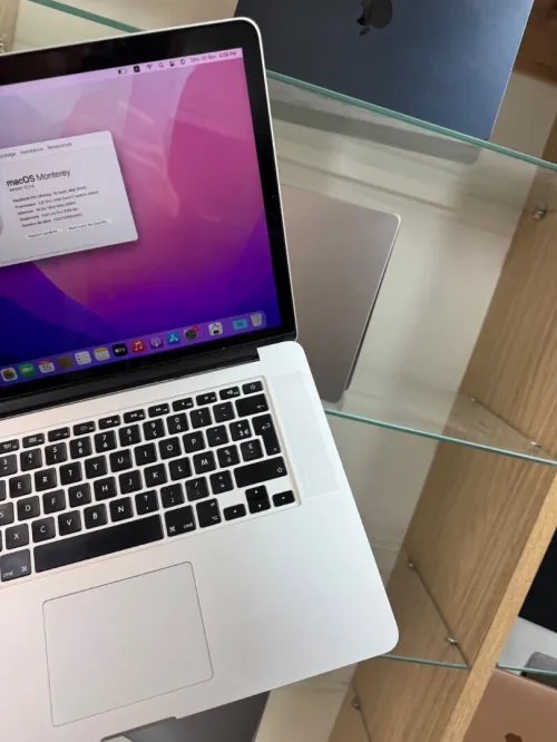 MacBook pro i7 2015  15puce16GB/256GB