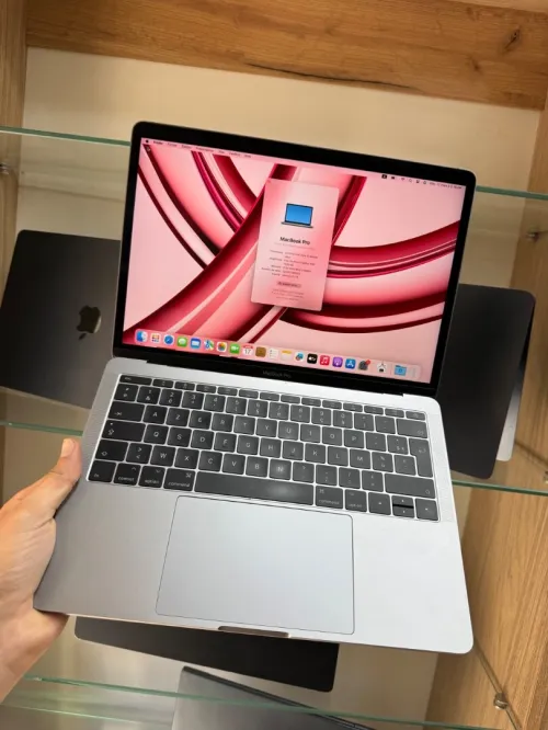 MacBook pro 2017 13.3  i5  8gb 128gb