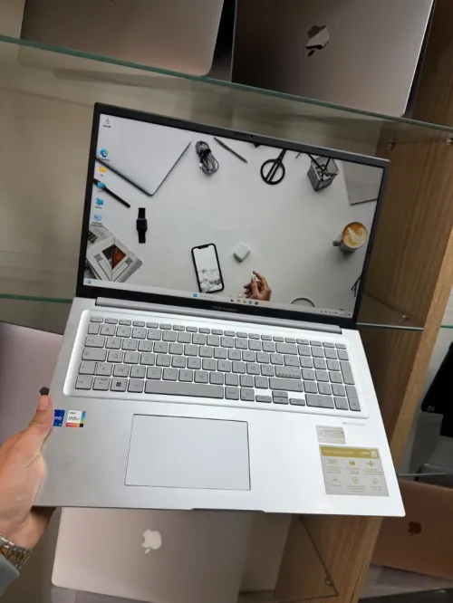 ASUS VIVOBOOK 17puce i7 1255U  8gb/512gb