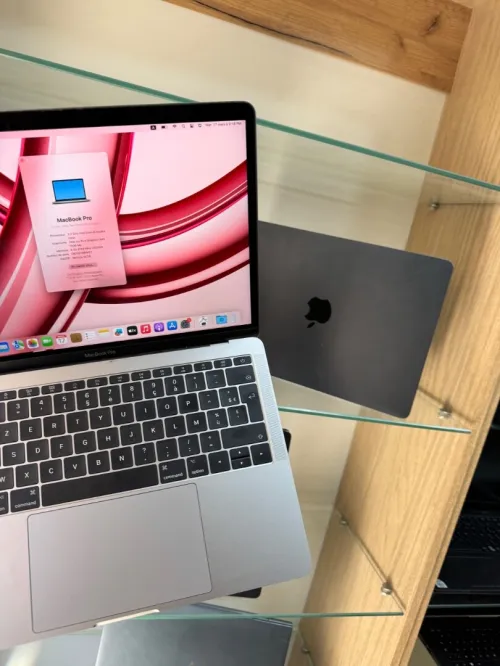 MacBook pro 2017 13.3  i5  8gb 128gb