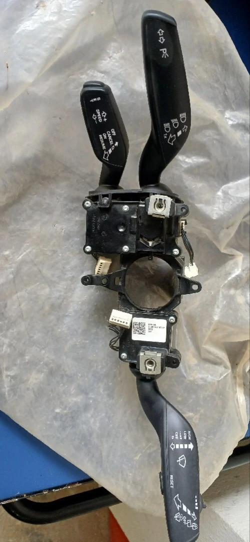 Commande Volant AUDI A1 2014