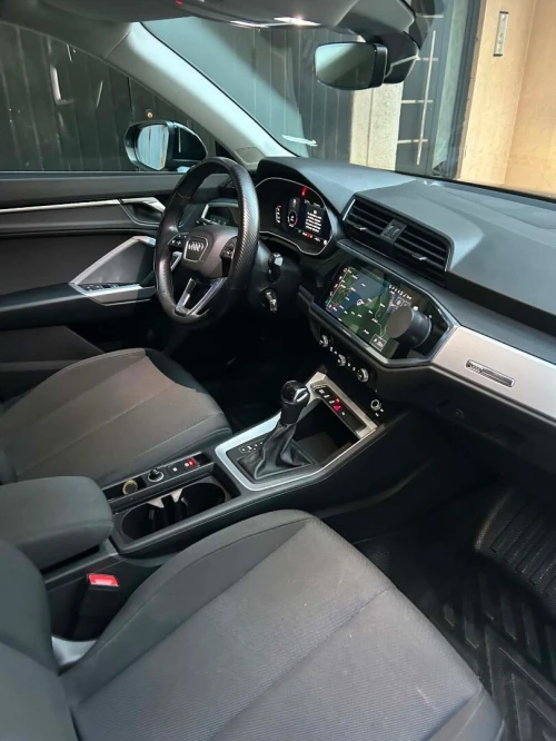 Audi Q3 2022 Business