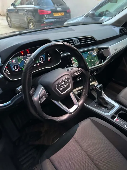 Audi Q3 2022 Business