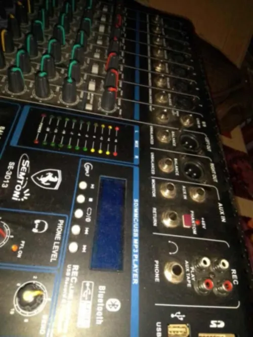 Table de mixage amplifiée + amplificateur
