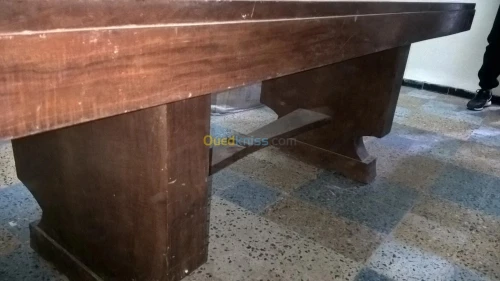 ANTIQUITE  BAHUT ET TABLE 