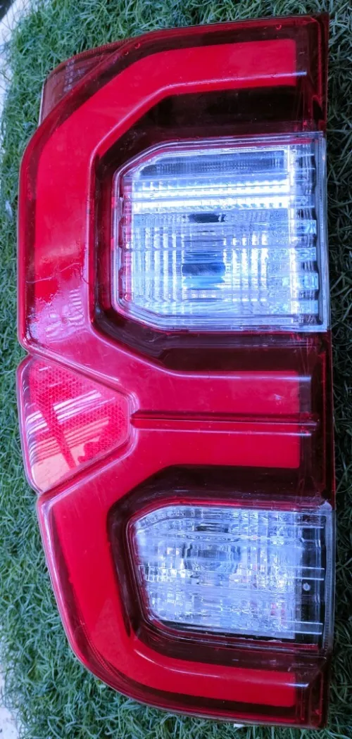 Feu Arrière Hilux 2023