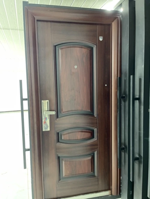 FABRICATION DES PORTES D ENTRÉE AU LOGEMENT 