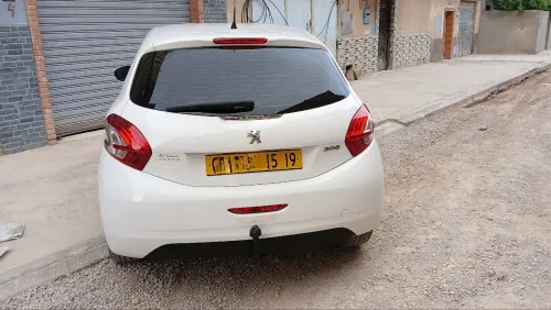 Peugeot 208 2015 Access Facelift
