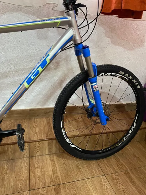 Vélo GT avalanche 