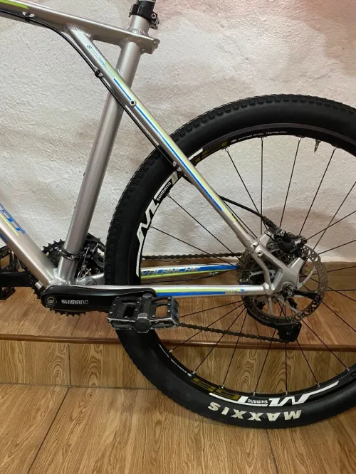 Vélo GT avalanche 