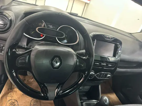 Renault Clio 4 2014 Seventeen