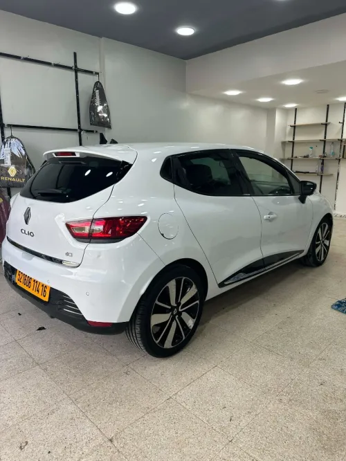 Renault Clio 4 2014 Seventeen