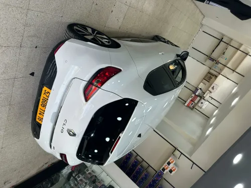 Renault Clio 4 2014 Seventeen