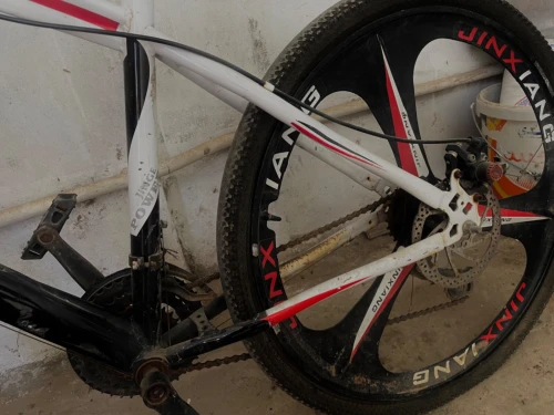 Vélo VTT JINGE à vendre