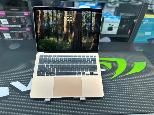 MacBook 2020