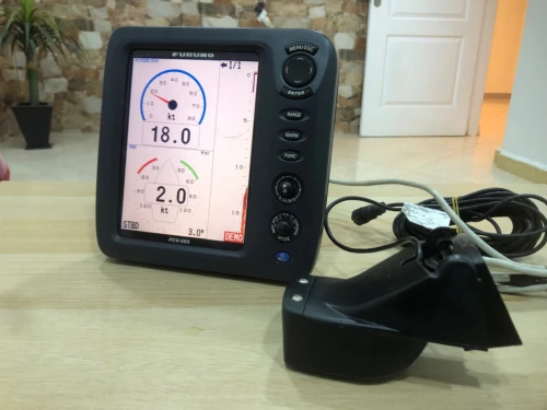 Sondeur furuno fcv 585 Avic sonde