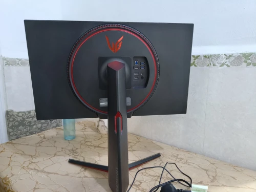 LG 27" LED UltraGear 27GP850-B; 2k; 1Ms; Nano IPS; 165 Hz à 180 Hz OC; G-Sync / FreeSync