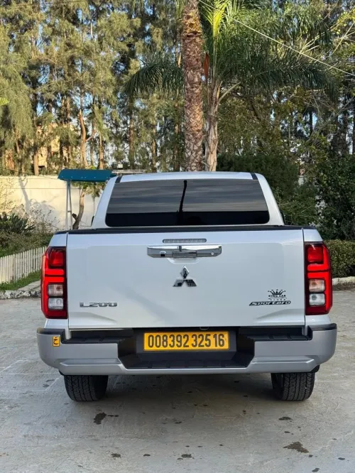 Mitsubishi L200 SPORTERO 4X4 2025 Exclusive black