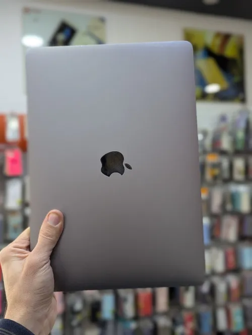 Appel MacBook pro 2022 TOCHBAR 13.6 M2 8GB 256 SSD gris sidéral  SYCLE 30 batrie  AVEC BOITE