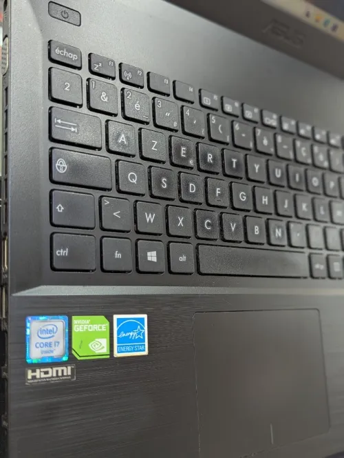ASUS NOTEBOOK  i7-6500U 8GB DDR4 256 SSD NVIDIA GEFORCE 920 M 2GB