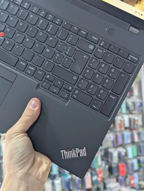 LENOVO THINKPAD P16S GEN2  I7-1370P 32 GB RAM 512 SSD 15.6" FHD NVIDIA RTX A500
