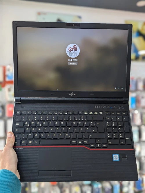 FUJITSU LIFEBOOK E557 I7-7500U 8GB RAM DDR4  128 SSD ECRAN 15.6" FULL HD
